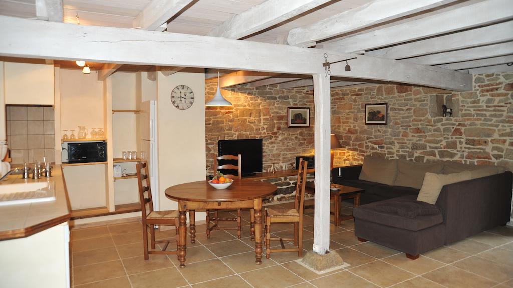 Gites De Combarel Corn Room photo