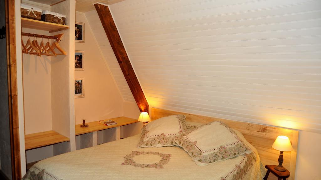 Gites De Combarel Corn Room photo
